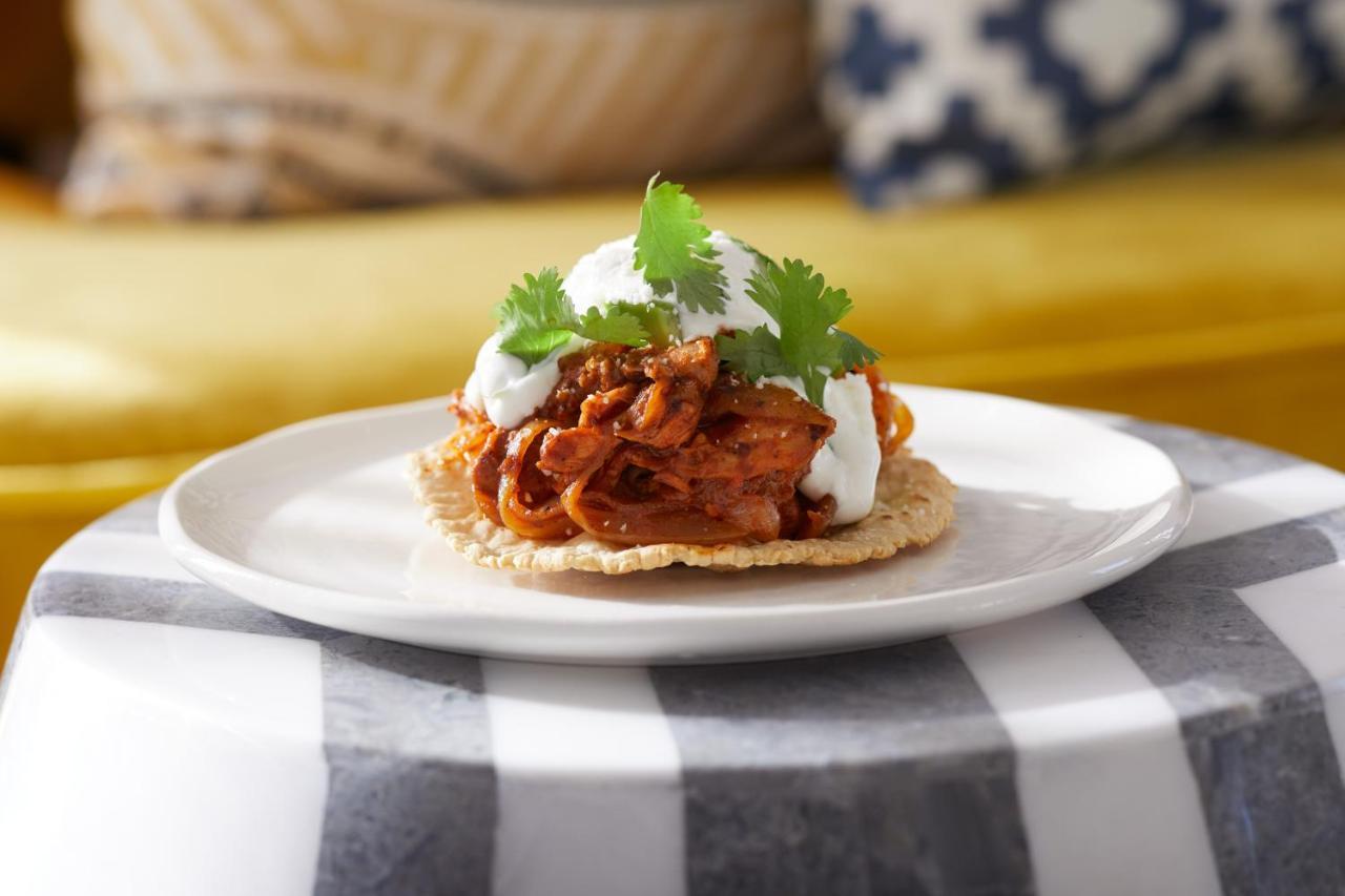 The Plaza Hotel Pioneer Park El Paso Exteriör bild A vegan taco